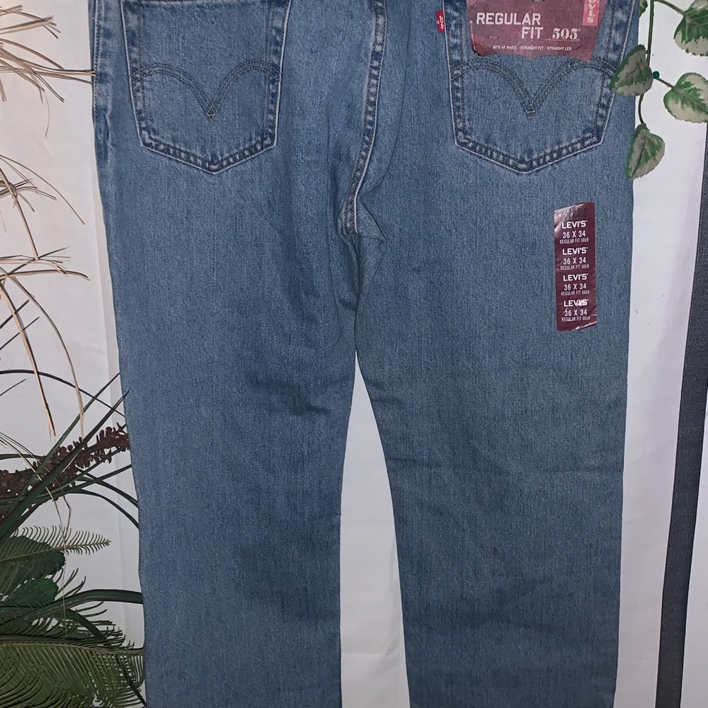 Levi’s - Picture 2 of 2